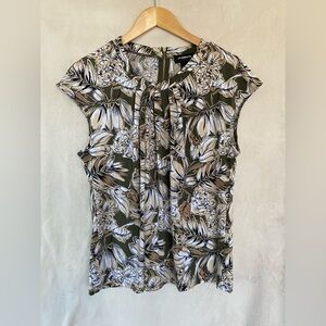 Women’s Liz Claiborne Career Top